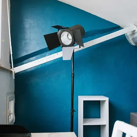 Appart Climatise Style Loft Avec Garage Apartman