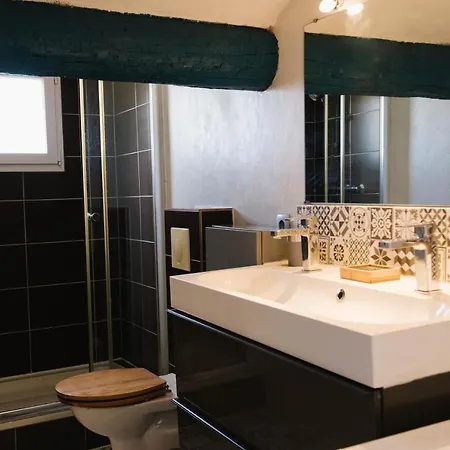 Appart Climatise Style Loft Avec Garage Béziers